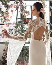 Wir sind sicher, dass unter unseren brautkleidern das kleid ihrer träume ist. Brautkleider Demetrios Platinum Und Destination Kollektionen