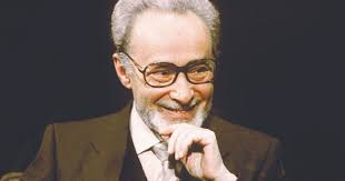 Se questo è un uomo di primo levi venne scritto fra il dicembre del 1945 ed il gennaio del 1947, dopo il suo ritorno dal campo di concentramento di auschwitz da allora se questo è un uomo é divenuto un successo editoriale pubblicato e ristampato in tutto il mondo. Primo Levi Questo E Un Uomo Il Fatto Quotidiano