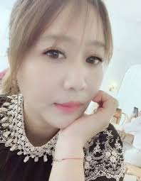 哈囉大家好🙌🙌 我自己本身是單親媽媽平常顧小孩之餘就是幫忙串串珠有想做家庭代工的寶媽或媽咪嗎？ 我們主要在做手工串珠