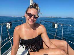 Katinka hosszu (@hosszukatinka) által megosztott bejegyzés a közel 400 ezres instagram oldalán nemcsak sporttal kapcsolatos tartalmak vannak, most például talán a valaha volt legszebb szelfi készült el róla. Hosszu Katinka Kulonleges Bikiniben Nyaral Kepek