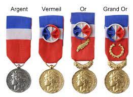 Le site emploi territorial est un portail mis à la disposition des employeurs territoriaux qui recrutent, des fonctionnaires qui souhaitent une mobilité. Medaille D Honneur Du Travail Les Distinctions Honorifiques Citoyennete Jeunesse Sport Vie Associative Politiques Publiques Accueil Les Services De L Etat Dans Le Pas De Calais