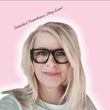 Catherine Lauer's Instagram, Twitter & Facebook