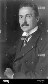 Theo bauer hi-res stock photography and images