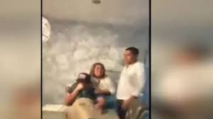 Encontre imagens stock de banda de rock silhueta vocalista com em hd e milhões de outras fotos, ilustrações e imagens vetoriais livres de direitos na coleção da shutterstock. Vocalista Del Grupo Firme Sorprende A Su Madre Con Enorme Regalo