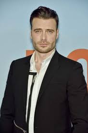 Are un frate mai mare, gian luca berruti, locotenent colonel al guardia di finanza. Giulio Berruti Biography Height Life Story Super Stars Bio