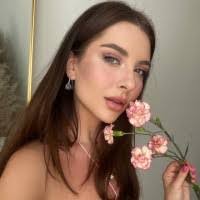 Ashley Rine's Instagram, Twitter & Facebook