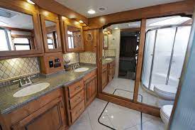 Discover great models of travel trailers that have awesome storage. 14 Rvs With An Extra Large Bathroom Illustrated Examples