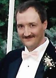 Robert Guise's Instagram, Twitter & Facebook