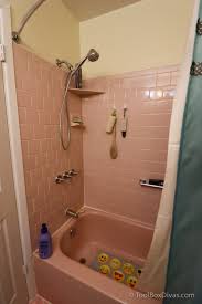 Whether you choose to use tile spray paint, ceramic spray paint or porcelain bathroom tile paint, this will help the paint to last long. Yes You Can Paint Your Bathtub And Tile Here S How Toolbox Divas