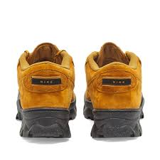 'significantly, the federation star is in 'the traditional aboriginal colours of red, yellow, and black acknowledge our first peoples,' the survey describes. Nike Lahar Low W Nike Dunks In Gray And Mint Green Black Gold Flag Fotomagazin