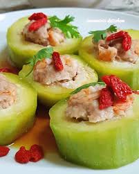 Thoroughly brown the meat before advancing to the desperate to find out how to cook good quality mince in a microwave, i felt nervous. Jeannie62 Kitchen Green Marrow With Minced Pork Prawns Stuffing