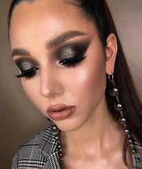 How To Wear Pantone S 2021 Color Of The Year Ultimate Gray Makeup Looks Grey Makeup Best Eyebrow Growth Serum Makeup Looks