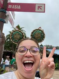 Introduction to amusement park community with photo