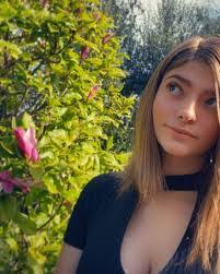 Lexi Hall's Instagram, Twitter & Facebook