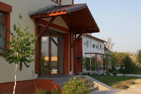 Hotelul pune la dispozitie parcare de lunga durata si transfer gratuit catre aeroport. Hotel Otopeni Otopeni PreÈuri Actualizate 2021