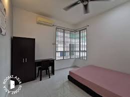 Pangsapuri damai mewah b is a apartment building located in kajang. One Month Free Rental Next To Help Middle Room Pangsapuri Damai Subang Bestari Roomz Asia