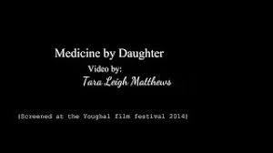 Doting daddy orlando bloom cradles daughter. Home Taraleighfilm