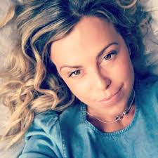 Laura Satterly's Instagram, Twitter & Facebook