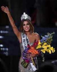 Laura olascuaga es comunicadora social y periodista. Steve Harvey On His 2015 Miss Universe Pageant Mistake