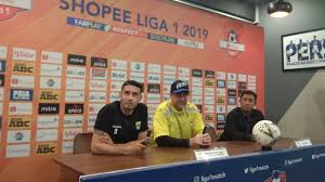 Lima laga akan tersaji, dengan persib bandung vs persebaya surabaya menjadi salah satu pada waktu yang sama di stadion segiri, samarinda, akan dilangsungkan duel tim papan atas antara borneo fc melawan pemuncak klasemen, bali united. Siaran Langsung Dan Live Streaming Persib Vs Bali United Sore Ini