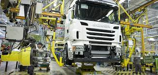 Scania nyanställer nu produktionspersonal för att klara av att öka tillverkningen av lastbilar, enligt uppgifter till ekot. Beskedet Till Scanias Anstallda Svensk Verkstad