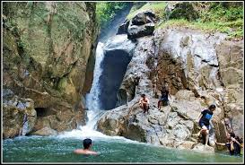 Kalau korang nak air terjun yang luas dan lebih meriah, baik pergi ke sungai congkak. Facebook