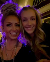 GirlsNight w my mum n daughter to an art show in Pittsburgh. ❤️