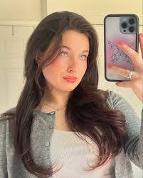 Madelyn White's Instagram, Twitter & Facebook