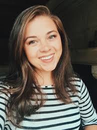 Chelsea Dowling's Instagram, Twitter & Facebook