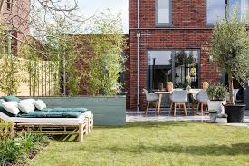 aflevering 9 weer verliefd op je huis terugkijken en shoppen seizoen 8 vtwonen nl tuin hoektuin tuin met gras