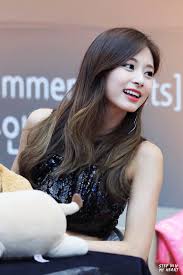 Pin By H On Twice Ulzzang Girl Kpop Girls Hot Japanese Girls
