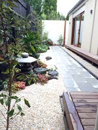 Looking Down The Length Of The Side Garden With Japanese Garden Along The Fence Line Www Kiharalandscapes Co Balinese Garden Japanese Garden Melbourne Garden
