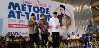 Baru baru ini kita ketahui ustadz adi hidayat telah memaparkan metode yang mungkin saya bilang baru karena selama saya di pondok pesantren dengan ini saya semakin penasaran dan mencoba menonton video beliau dan saya dapati memang metode tersebut butuh waktu 2 tahun kurang. Cerita Ustaz Adi Mimpi Bertemu Sby