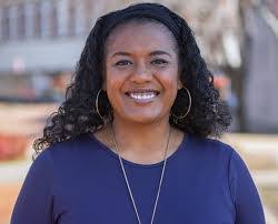 Julie Delk's Instagram, Twitter & Facebook