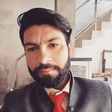 Jehde haar mann lende koi hor honge ,,,, asi akh jithe rakhi oh maidaan jit  laye .... jbbdd