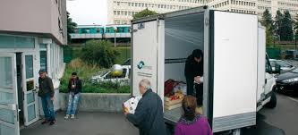 Ils ont la possibilité d'avoir des activités de loisirs en groupe et/ou individuelles. Ville De Creteil La Boutique Emmaus Un Devoir De Solidarite