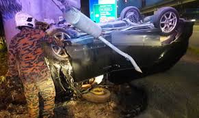 Check spelling or type a new query. 1 Maut 4 Cedera Kereta Tembung Treler