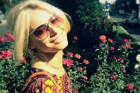 Laura cosoi is a romanian film and theater actress.she was born on january 2 1982 in iasi, romania. Laura Cosoi Indragostita Pana Peste Cap Imagini Hot Din Vacanta Exotica Alaturi De Noul Iubit Foto