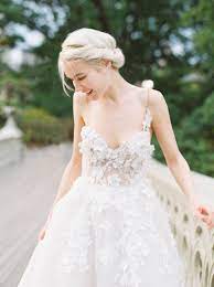 A Modern New York Love Story New York City Wedding Inspiration Romantic Wedding Gown Wedding Gown Inspiration Modern Wedding Dress
