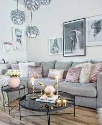 Deco Salon En Gris Et Rose Poudre Chambre Rose Poudre Et Taupe Luminaires En Gris Metallise Ta Living Room Decor Apartment Gold Living Room Pink Living Room