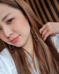 ♡ AUDREY ♡ That no-fuss, wear-it-everyday kind of bracelet. Gently pull the  lock to your desired length and layer, layer, layer! ▫️Material- 316  Stainless Steel ▫️18k Gold Plated ▫️Chain Length- 3mm +