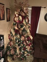 My Pink Gold And Burgundy Tree Done By Yours Truly I Absolutely Love My Tree Rose Gold Christmas Tree Pink Christmas Decorations Elegant Christmas Trees
