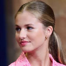 Los mejores peinados de la princesa Leonor en estos 18 años