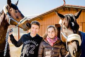 Die beiden haben sehr jung geheiratet, sind. Pferdesport Lisa Und Thomas Muller Pferdeliebe Mit Promi Faktor Augsburger Allgemeine