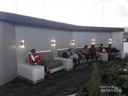 Dari tulisannya, seseorang akan terlihat bagaimana sesungguhnya kekuatan dan kelemahan kepribadiannya. Rest Area Di Bandara Kualanamu Asyik Juga