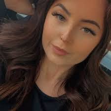 Kira Clements's Instagram, Twitter & Facebook