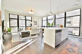 Here S A Bright Spacious Condo In Old Town Chicago Floor To Ceiling Glass Windows Chicago Apartment Decor Contemporary Apartment Decor Old Town Apartments