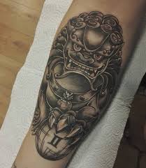 Black And Grey Foo Dog Hand Tattoo 50 Fantastic Foo Dog Tattoo Ideas A Creature Rich In Symbolic Meaning Check More At Http Tattoo Journal Foo Dog Tattoo Foo Dog Tattoo Design Tattoo Models