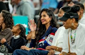 Vanessa Bryant seemingly addresses social media rumors with "not pregnant" meme