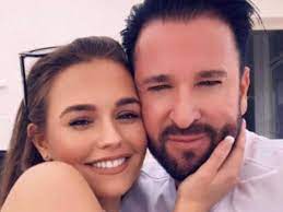 Im frühjahr 2020 gaben sie ihre verlobung. Michael Wendler Freundin Laura 18 Verstort Ihre Follower Mit Gesangseinlage Auf Instagram Stars